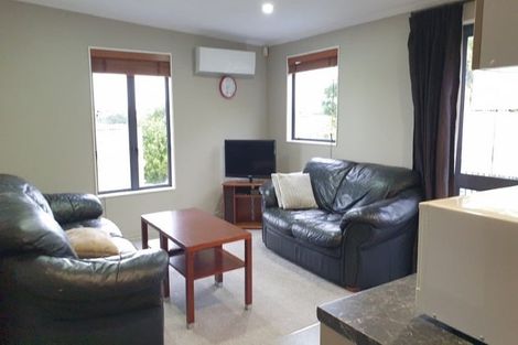 Photo of property in 344 East Coast Road, Sunnynook, Auckland, 0632