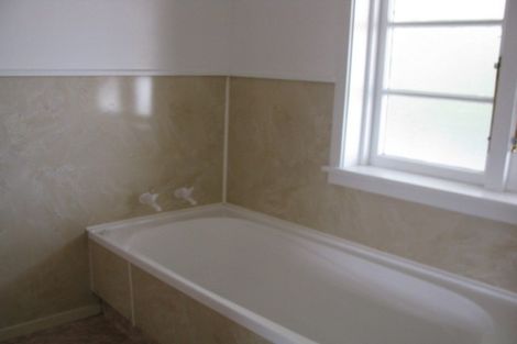 Photo of property in 2 Hawkhurst Road, Lyttelton, 8082