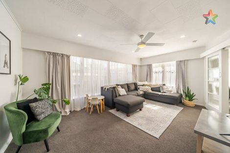 Photo of property in 33 Russell Road, Wainuiomata, Lower Hutt, 5014