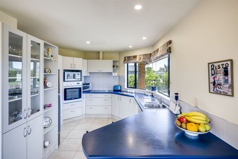 Photo of property in 2 Chelsea Drive, Taradale, Napier, 4112