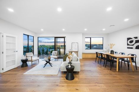 Photo of property in 15 Kumukumu Road, Long Bay, Auckland, 0630