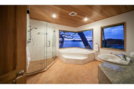 Photo of property in 356 Rockell Road, Whananaki, Hikurangi, 0181