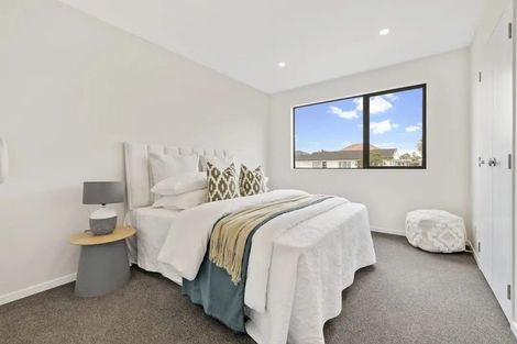 Photo of property in 73 Highland Park Drive, Botany Downs, Auckland, 2010