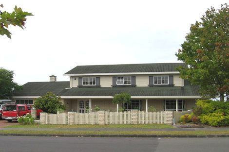 Photo of property in 48 Marina View Drive, West Harbour, Auckland, 0618