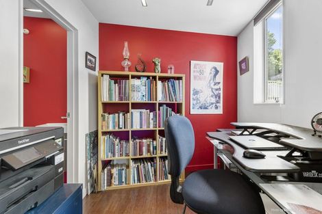 Photo of property in 13 Kopiko Way, Brooklyn, Wellington, 6021