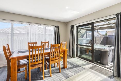 Photo of property in 11a Fernaig Street, Papakura, 2110