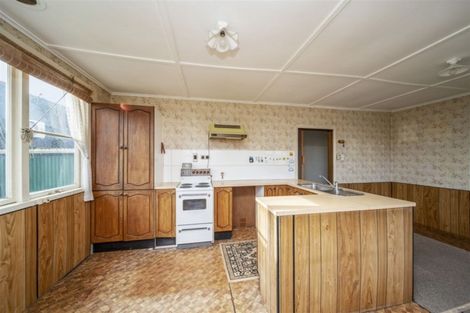 Photo of property in 1 Tawhiti Road, Hawera, 4610