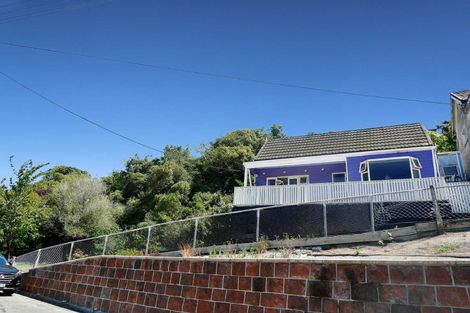 Photo of property in 1 Hawkhurst Road, Lyttelton, 8082