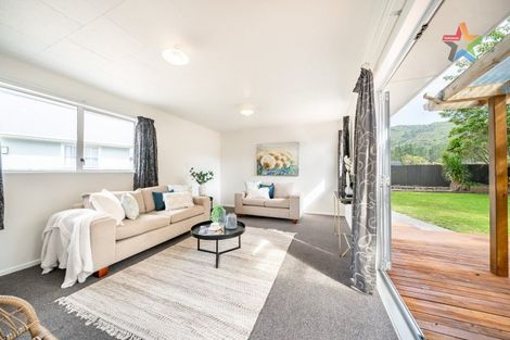 Photo of property in 335 Wellington Road, Wainuiomata, Lower Hutt, 5014