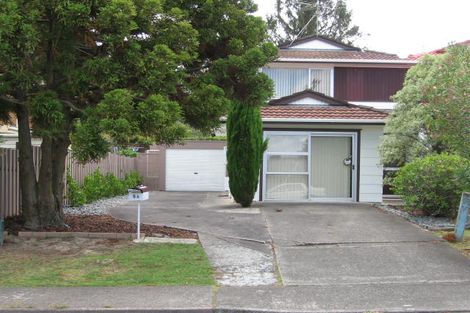 Photo of property in 2/5 Lambrown Drive, Totara Vale, Auckland, 0629