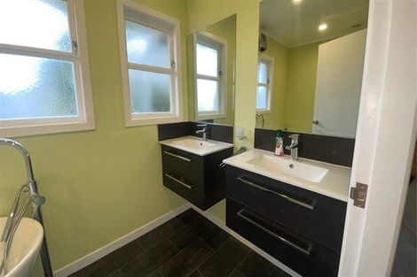 Photo of property in 6a Kelvin Road, Papakura, 2110