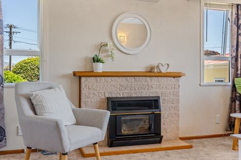 Photo of property in 10 Walton Road, Paraparaumu Beach, Paraparaumu, 5032
