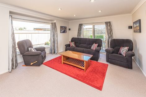 Photo of property in 16 Gilligan Close, College Estate, Whanganui, 4500