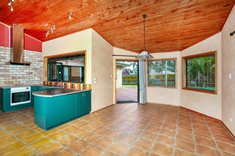 Photo of property in 4 Vela Place, Clarks Beach, 2122