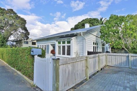 Photo of property in 29 Stafford Road, Northcote Point, Auckland, 0627