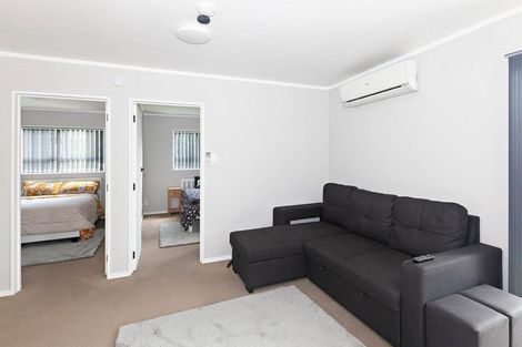 Photo of property in 22 Kaurilands Road, Titirangi, Auckland, 0604