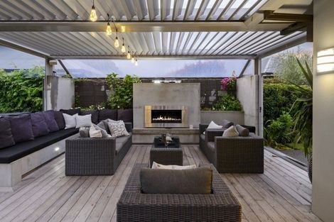 Photo of property in 1 Westall Lane, Avonhead, Christchurch, 8042