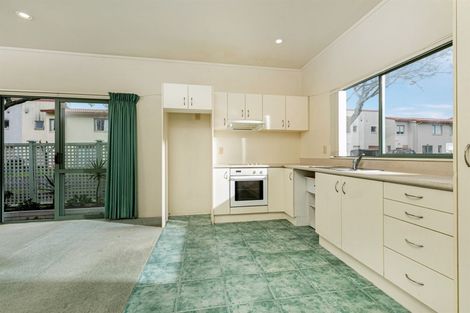 Photo of property in 16 Vitex Lane, Henderson, Auckland, 0612