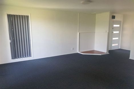 Photo of property in 24 Becker Drive, Weymouth, Auckland, 2103