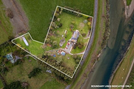Photo of property in 66 Riverbank Road, Inch Clutha, Kaitangata, 9281