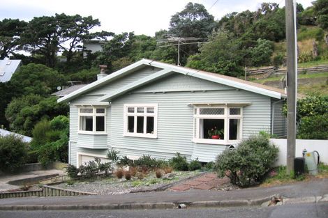 Photo of property in 5 Valley Street, Island Bay, Wellington, 6023