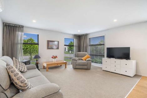 Photo of property in 5 Whitau Place, Marshland, Christchurch, 8083