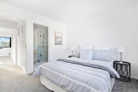 Photo of property in 5/101 Botany Road, Botany Downs, Auckland, 2010