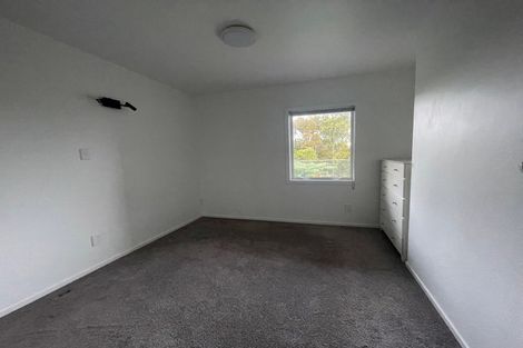 Photo of property in 111 Pupuke Road, Northcote, Auckland, 0627