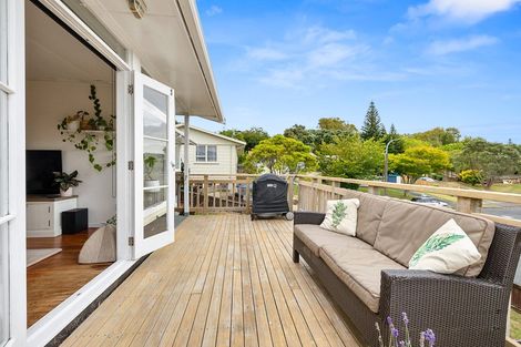 Photo of property in 3 Granby Place, Westown, New Plymouth, 4310