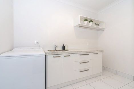 Photo of property in 16 Kingfisher Drive, Whataupoko, Gisborne, 4010