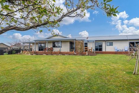 Photo of property in 77 Rhodes Drive, Kelvin Grove, Palmerston North, 4414