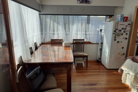 Photo of property in 136 Apu Crescent, Lyall Bay, Wellington, 6022