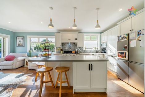 Photo of property in 18 Riddiford Street, Woburn, Lower Hutt, 5011