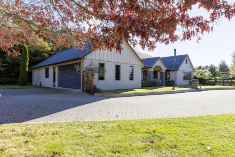 Photo of property in 214 Mapara Road, Acacia Bay, Taupo, 3385