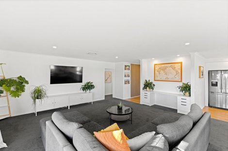 Photo of property in 33 Te Hurunui Drive, Pegasus, 7612