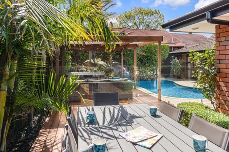 Photo of property in 6 Citation Way, Botany Downs, Auckland, 2010