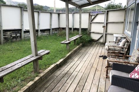 Photo of property in 16 Point Road, Mokau, 4376