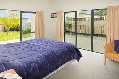 Photo of property in 14 Clyde Street, Foxton, 4814