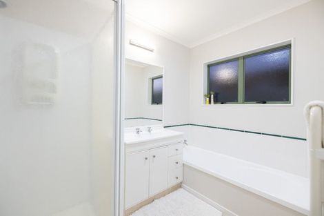 Photo of property in 18 Vanderbilt Place, Welcome Bay, Tauranga, 3112