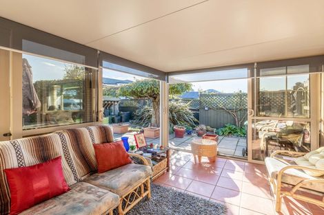 Photo of property in 16 Sutton Place, Dallington, Christchurch, 8061