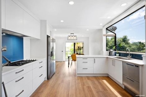 Photo of property in 9 Kingussie Place, Highland Park, Auckland, 2010