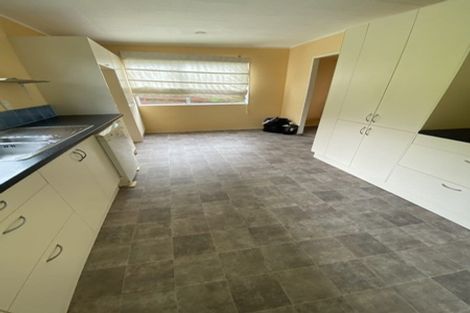 Photo of property in 15 Sunhaven Drive, Newlands, Wellington, 6037