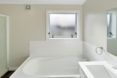 Photo of property in 28 Cambridge Street, Milson, Palmerston North, 4414