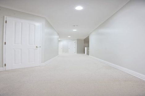 Photo of property in 2 Taroka Close, Pinehill, Auckland, 0632