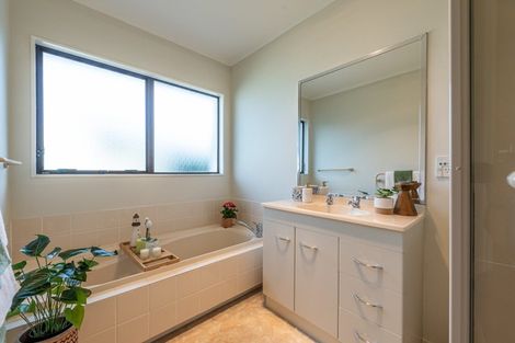 Photo of property in 39a Raumati Road, Raumati Beach, Paraparaumu, 5032