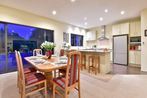 Photo of property in 15 Koraha Road, Kumeu, 0892