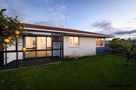 Photo of property in 5 Herbert Avenue, Cloverlea, Palmerston North, 4412