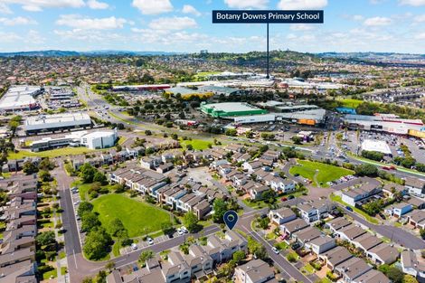 Photo of property in 11 Spalding Rise, Golflands, Auckland, 2013