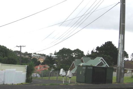 Photo of property in 1/22a Sunnynook Road, Sunnynook, Auckland, 0620