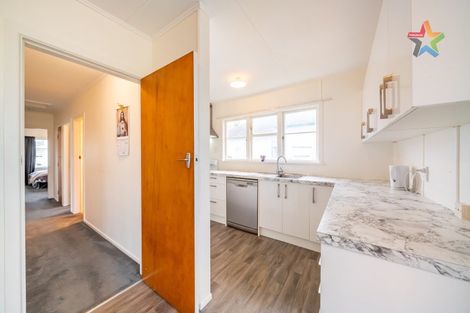 Photo of property in 43 Russell Road, Wainuiomata, Lower Hutt, 5014